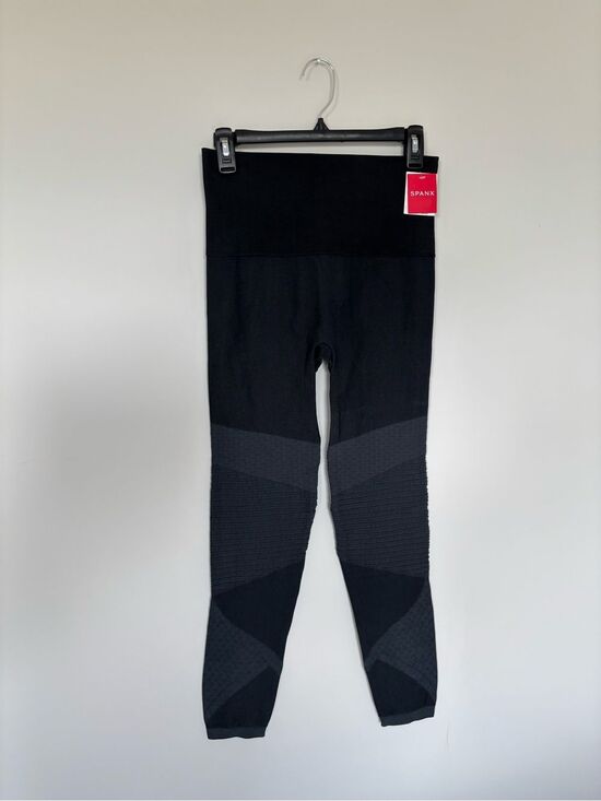 SPANX Pants - SPANX NWT Black Seamless Moto Workout Leggings Pants Size L